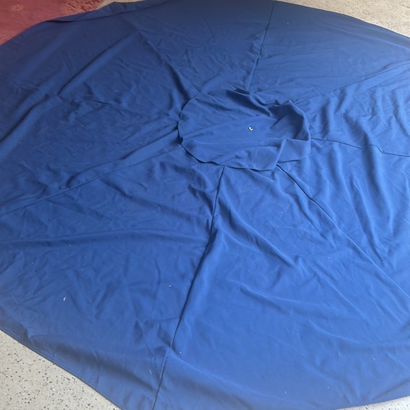 9' Round Market Replacement Umbrella Canopy in Sunbrella Navy - Picture 2 of 6